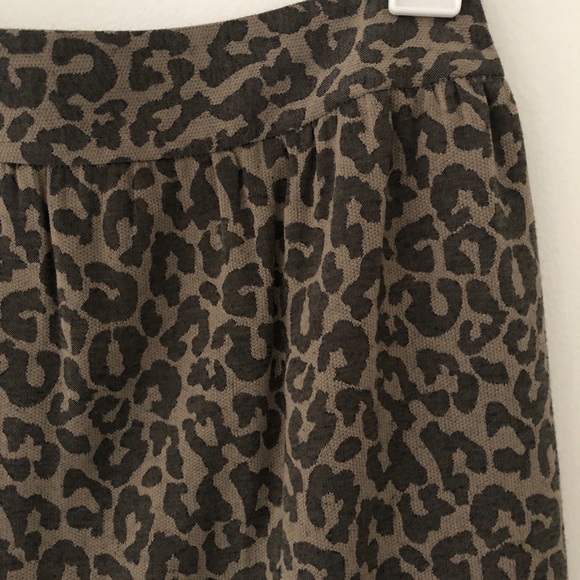 BANANA REPUBLIC | Leopard Print Skirt - Picture 2 of 6